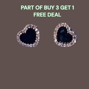 🖤Black Heart with Clear Stones Around the Heart - NWOT